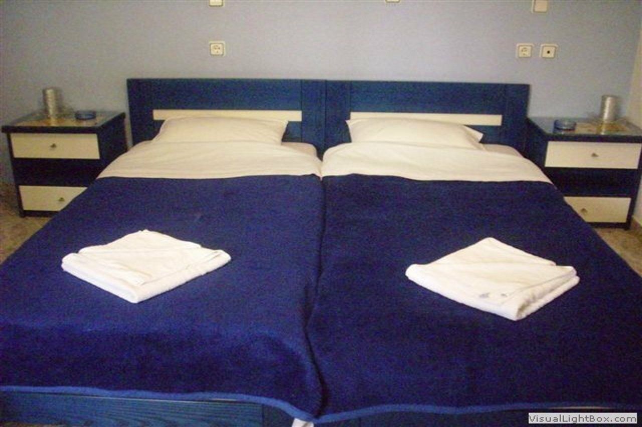 Christos Makrinos Rooms Adamantas  Exterior photo